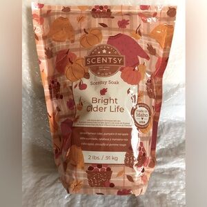 NEW Scentsy Bright Cider Life Soak